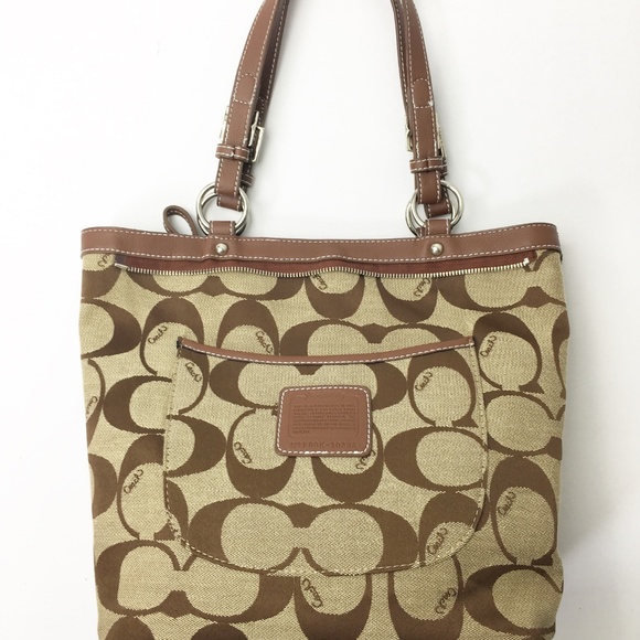 Coach Handbags - Coach tan tote